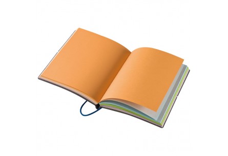 Notes z kolorowymi kartkami i gumką