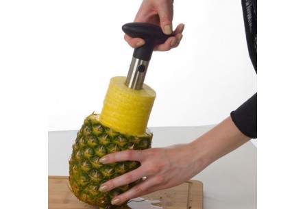 Przyrząd do wycinania ananasów