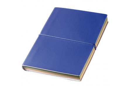Notes z kolorowymi kartkami i gumką